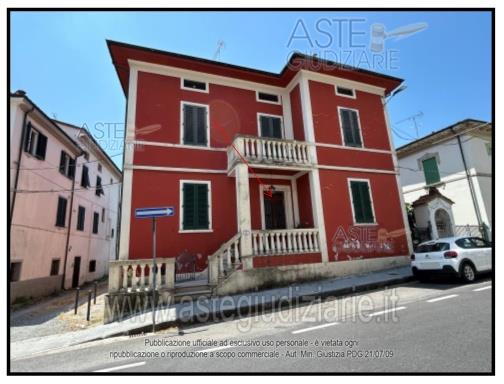 Cantina, appartamento — Pescia